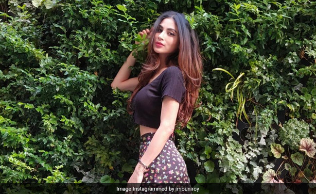 लंदन में छुट्टियां मना रही मौनी रॉय की नई तस्वीरें वायरल, लुक देख कहेंगे- वाह...