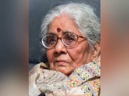 मन्नू भंडारी: परंपरा की देह और आधुनिकता की आत्मा मन्नू भंडारी: परंपरा की देह और आधुनिकता की आत्मा