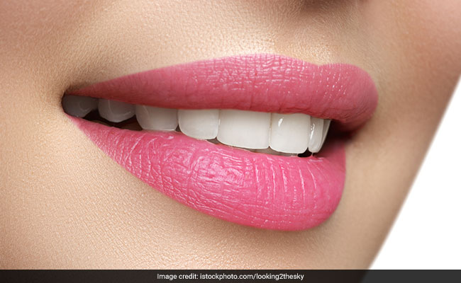 Beauty Tips: होंठों को गुलाबी और चमकदार बना देंगे ये घरेलू नुस्खे, देखें Video