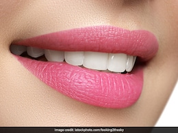होठों को नेचुरली पिंक करने के लिए अपनाएं ये नुस्खे, गुलाब की तरह होंगे मुलायम, जानें क्यों होते हैं Dark Lips होठों को नेचुरली पिंक करने के लिए अपनाएं ये नुस्खे, गुलाब की तरह होंगे मुलायम, जानें क्यों होते हैं Dark Lips