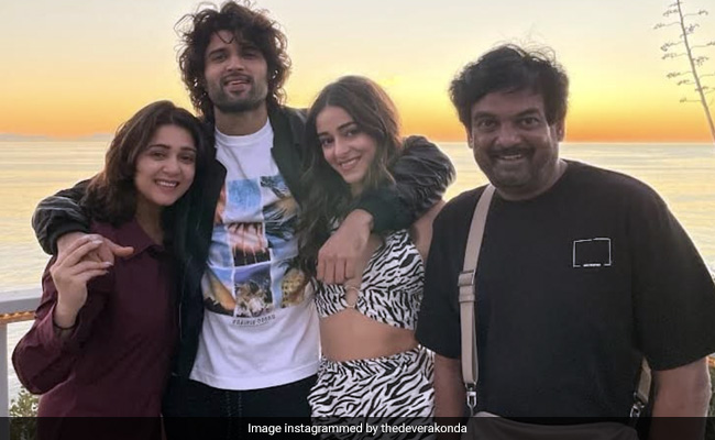 <i>Liger</i>: Vijay Deverakonda Says "Hello From LA." Bonus - Ananya Panday