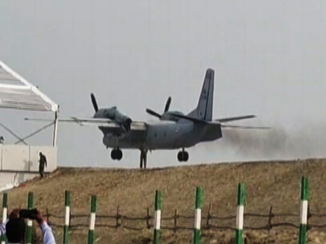 Sukhoi-30, Mirage 2000 Land On UP Highway To Be Inaugurated By PM