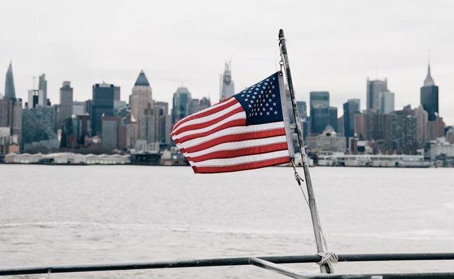 US Ends 2021 With Disappointing Job Growth Ahead Of Omicron Surge