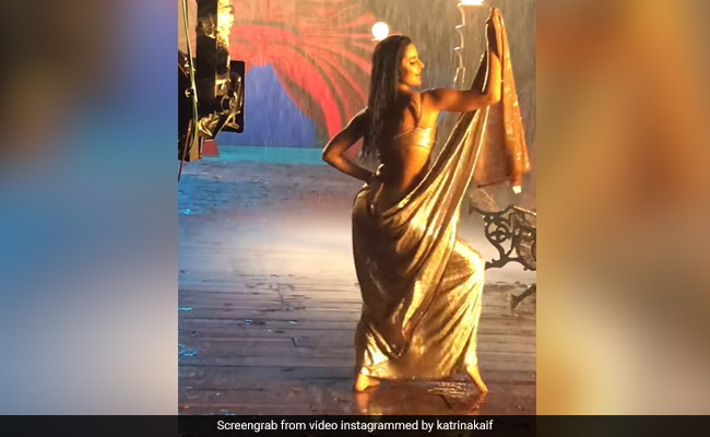 Can't Take Our Eyes Off Katrina Kaif In This BTS Clip From <i>Sooryavanshi</i> Song <i>Tip Tip</I>