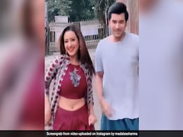 मिथुन चक्रवर्ती की बहू मदालसा शर्मा ने ‘टिप टिप बरसा पानी’ पर किया डांस, रवीना-कैटरीना को भूले लोग...देखें Video मिथुन चक्रवर्ती की बहू मदालसा शर्मा ने ‘टिप टिप बरसा पानी’ पर किया डांस, रवीना-कैटरीना को भूले लोग...देखें Video