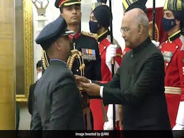 वीर चक्र से सम्मानित किए गए पाकिस्तान के एफ 16 विमान को मार गिराने वाले अभिनंदन वर्धमान वीर चक्र से सम्मानित किए गए पाकिस्तान के एफ 16 विमान को मार गिराने वाले अभिनंदन वर्धमान