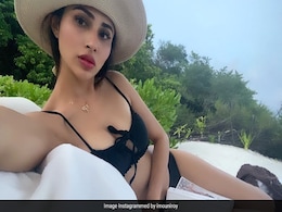 समंदर किनारे मना रही हैं मौनी राय वेकेशन, शेयर की टू पीस में ग्लैमरस तस्वीरें समंदर किनारे मना रही हैं मौनी राय वेकेशन, शेयर की टू पीस में ग्लैमरस तस्वीरें