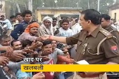 रबी की बुवाई के मौसम में खाद की कमी, किसानों की लंबी-लंबी लाइनें रबी की बुवाई के मौसम में खाद की कमी, किसानों की लंबी-लंबी लाइनें