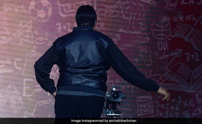 "Never Show Your Back To The Audience" Unless...: Amitabh Bachchan's Post Will Make You Laugh Out Loud