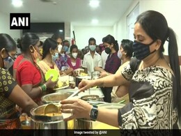 कैंसर मरीजों के लिए मसीहा बनी ये महिला, मुफ्त पौष्टिक भोजन और दवाएं देकर 4 साल से कर रही हैं लोगों की मदद कैंसर मरीजों के लिए मसीहा बनी ये महिला, मुफ्त पौष्टिक भोजन और दवाएं देकर 4 साल से कर रही हैं लोगों की मदद