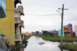 Bengaluru, Chennai Neighbourhoods Flooded After Rain; Boats Ferry People Bengaluru, Chennai Neighbourhoods Flooded After Rain; Boats Ferry People