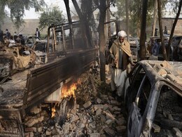 Mob Sets Police Station On Fire Over Quran Desecration In Pakistan Mob Sets Police Station On Fire Over Quran Desecration In Pakistan