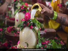 MahaShivratri 2022: महाशिवरात्रि के दिन शिवलिंग पर भूलकर भी ना चढ़ाएं ये चीजें, कर लें नोट MahaShivratri 2022: महाशिवरात्रि के दिन शिवलिंग पर भूलकर भी ना चढ़ाएं ये चीजें, कर लें नोट