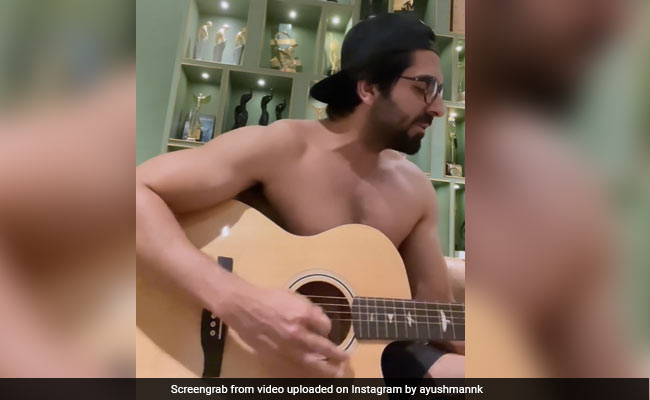 <i>Chandigarh Kare Aashiqui</i>: There's A Reason Ayushmann Khurrana Is Singing This Song Shirtless