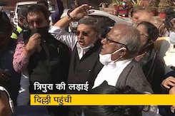 त्रिपुरा हिंसाः टीएमसी सांसदों ने अमित शाह के दफ्तर के बाहर दिया धरना त्रिपुरा हिंसाः टीएमसी सांसदों ने अमित शाह के दफ्तर के बाहर दिया धरना