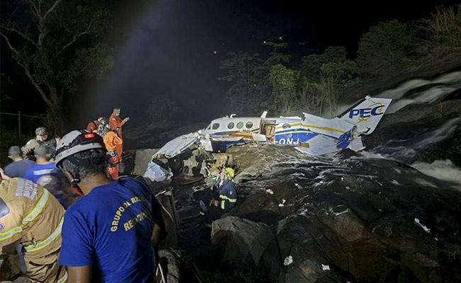 Latin Grammy-Winning Singer Marilia Mendonca Dies In Brazil Plane Crash