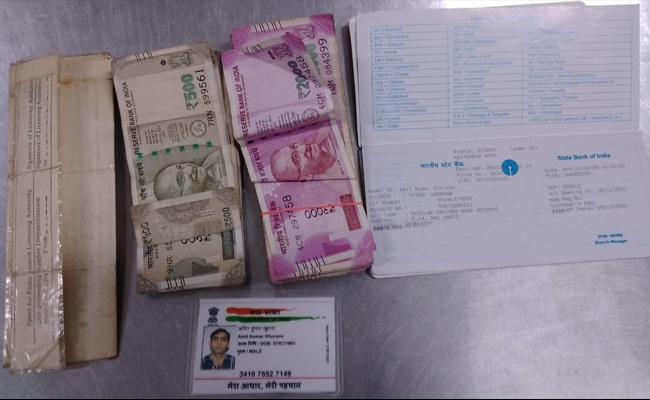 इस पुलिसवाले की ईमानदारी ने सबका दिल जीत लिया, लोगों ने कहा- आप महान हैं