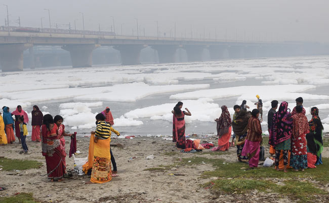 Watch: Chhath Puja Devotees Frolic In Toxic, White Foam In Yamuna