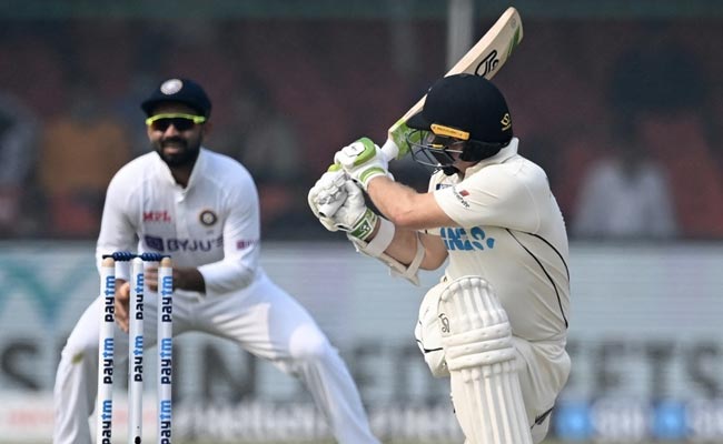 IND vs NZ: टॉम लाथम ने एक नहीं बल्कि 3 बार बदला अंपायर का फैसला, तो नीशम बोले- 'भारत अपने घर पर DRS लेने से..'
