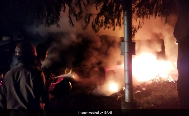 Two Lorries Collide Near Karnataka's Kalaburagi, 2 Dead Two Lorries Collide Near Karnataka's Kalaburagi, 2 Dead