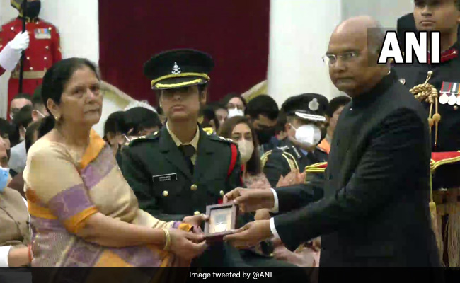 Late Major Dhoundiyal Accorded Shaurya Chakra; Wife, Mother Receive Award