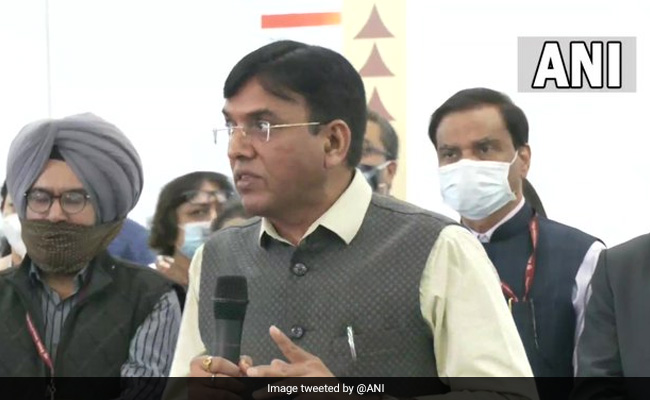 केंद्रीय स्वास्थ्य मंत्री मंडविया ने प्रदर्शनरत रेजीडेंट डॉक्टरों से आंदोलन बंद करने का आग्रह किया