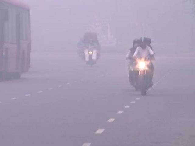 "Crackers Burst On Purpose": Minister Vs BJP As Smog Chokes Delhi