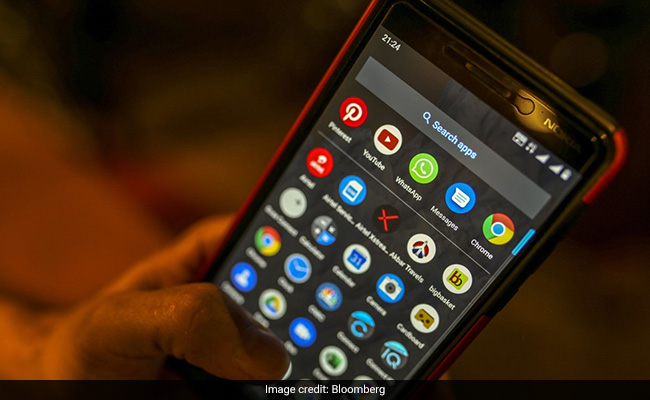 Parliament Panel Wants A Regulator For Facebook, Twitter: Report