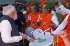 Watch: PM Modi Plays Drums In Meet With Indian Community In Scotland Watch: PM Modi Plays Drums In Meet With Indian Community In Scotland