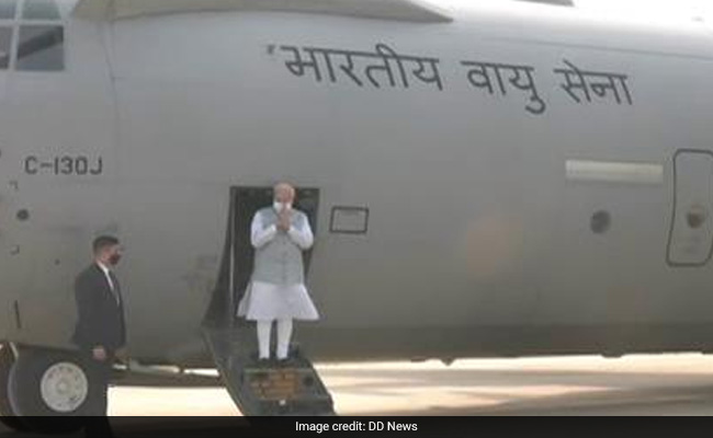 Updates: पूर्वांचल एक्सप्रेसवे पर लैंड कर रहे हैं IAF के लड़ाकू विमान