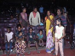 सलमान खान ने अंडरप्रिविलेज्ड बच्चों के लिए गैटी गैलेक्सी में 'अंतिम' की विशेष स्क्रीनिंग का किया आयोजन सलमान खान ने अंडरप्रिविलेज्ड बच्चों के लिए गैटी गैलेक्सी में 'अंतिम' की विशेष स्क्रीनिंग का किया आयोजन