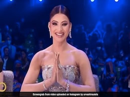 Miss Universe 2021 को जज करने इजरायल पहुंची Urvashi Rautela, सीट पर बैठते ही हाथ जोड़ बोला- 'नमस्ते' Miss Universe 2021 को जज करने इजरायल पहुंची Urvashi Rautela, सीट पर बैठते ही हाथ जोड़ बोला- 'नमस्ते'