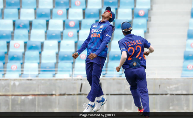 U19 Asia Cup  :  भारत फिर बना चैंपियन, फाइनल मुकाबले में श्रीलंका को 9 विकेट से दी मात