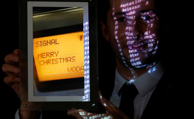 World's First SMS Sells For Over 100,000 Euros In Paris Auction