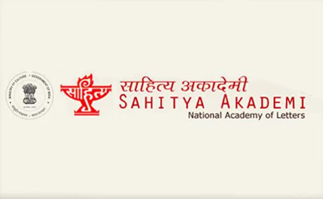 दया प्रकाश सिन्हा को हिंदी के लिए, नमिता गोखले को अंग्रेज़ी के लिए साहित्य अकादमी पुरस्कार