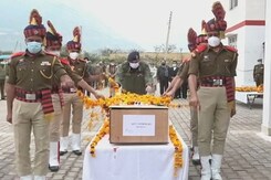3 Cops Dead, 11 Injured In Terror Attack On Police Bus Near Srinagar 3 Cops Dead, 11 Injured In Terror Attack On Police Bus Near Srinagar