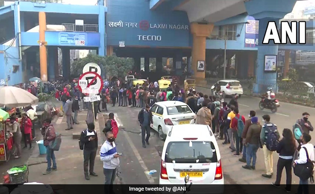 दिल्‍ली मेट्रो के हर कोच में सिर्फ 25 लोग हो सकेंगे सवार, DMRC ने कहा- बहुत जरूरी हो तभी करें यात्रा