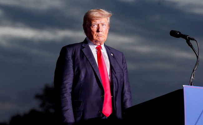 Trump Ripped Up, Stuffed Office Papers Down White House Toilet: Report