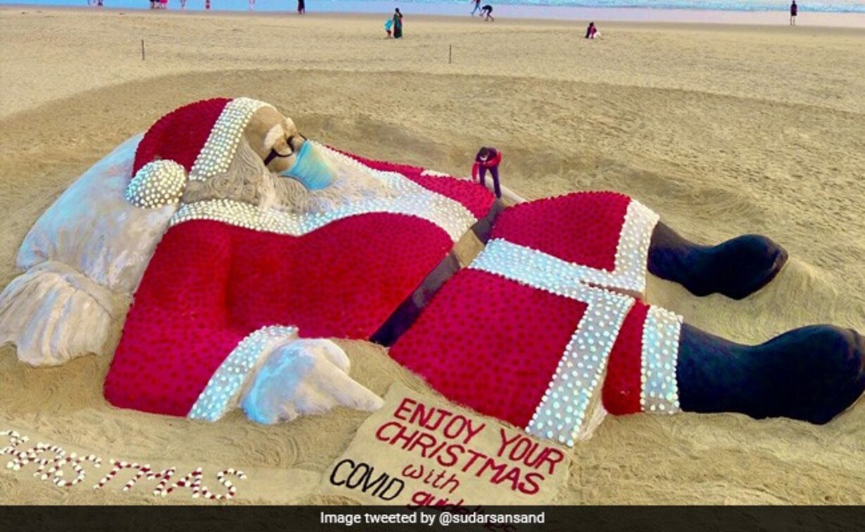 Christmas Sculpture In Sand 2022 Christmas 2021: Odisha Sand Artist Sudarsan Pattnaik Creates Sand Sculpture  Of Santa Claus With 5,400 Roses