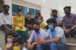 As Karnataka Colleges Turn Covid Clusters, Online-Offline Debate Returns As Karnataka Colleges Turn Covid Clusters, Online-Offline Debate Returns