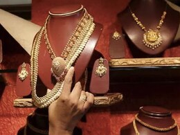 Gold Silver Price Today: आसमान छू रहे सोने-चांदी के दाम, खरीदारी से पहले जानें क्या है ताजा भाव Gold Silver Price Today: आसमान छू रहे सोने-चांदी के दाम, खरीदारी से पहले जानें क्या है ताजा भाव