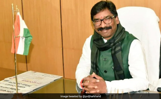 झारखंड में 25 रुपये सस्ता मिलेगा पेट्रोल, लोगों ने कहा- काश हमारे राज्य के सीएम होते सोरेन