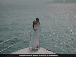 अंकिता लोखंडे ने शेयर किया अपना Pre Wedding Shoot वीडियो, समंदर किनारे दिखा कपल का रोमांस अंकिता लोखंडे ने शेयर किया अपना Pre Wedding Shoot वीडियो, समंदर किनारे दिखा कपल का रोमांस