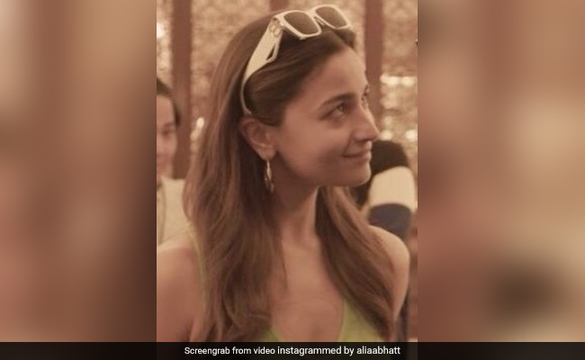 <i>K3G</i> Super-Fans Alia Bhatt And Ananya Panday As Poo - Here's How They Did