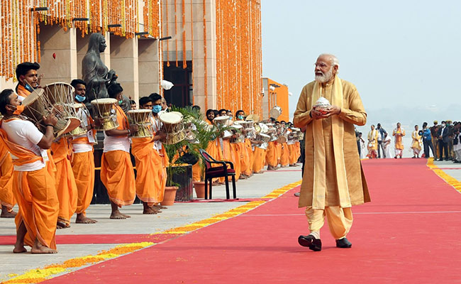 "Varanasi Live" Shows How Modi Has Rewritten Politics - by Vir Sanghvi