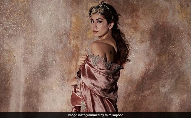 Regal Charm Defines Mira Rajput's Look In A Blush Pink Heirloom <i>Saree</i>