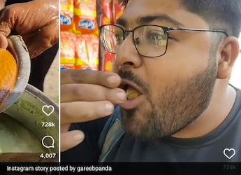 Viral Video: Street Vendor's Chilli Masala in Gol Gappa May Leave You Teary-Eyed Viral Video: Street Vendor's Chilli Masala in Gol Gappa May Leave You Teary-Eyed