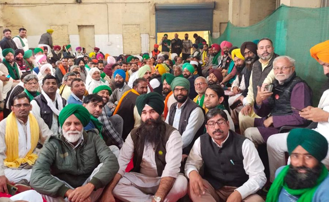 Farmers End 15-Month Protest, To Vacate Protest Sites At Delhi Border