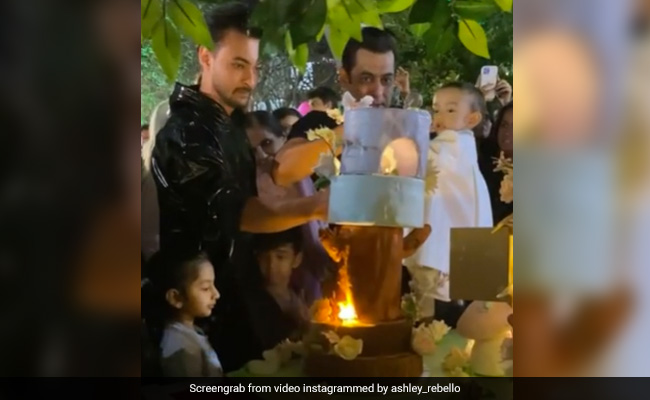 Salman Khan Cuts Birthday Cake With Little Niece Ayat. Video Inside
