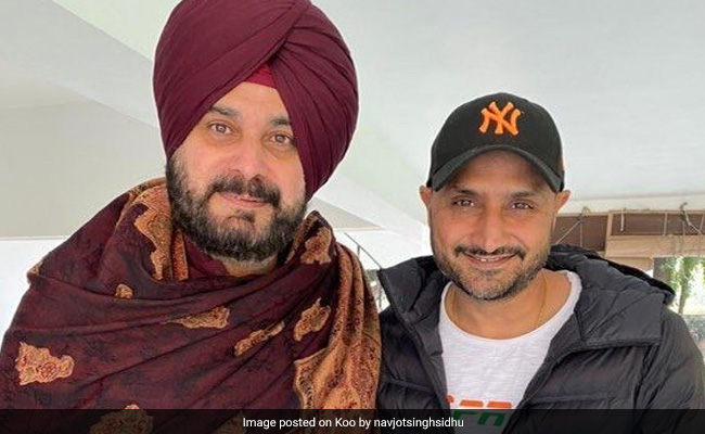 "Loaded With Possibilities": Navjot Sidhu's Photo With Harbhajan Singh